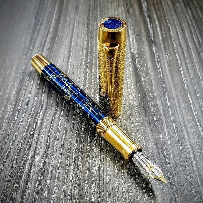 Bút mực Parker Duofold Fountain Pen.