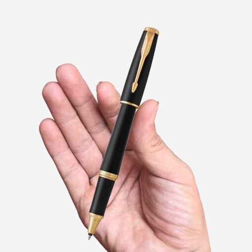 Bút dạ bi Parker Urban Muted Black GT Rollerball Pen 1931584